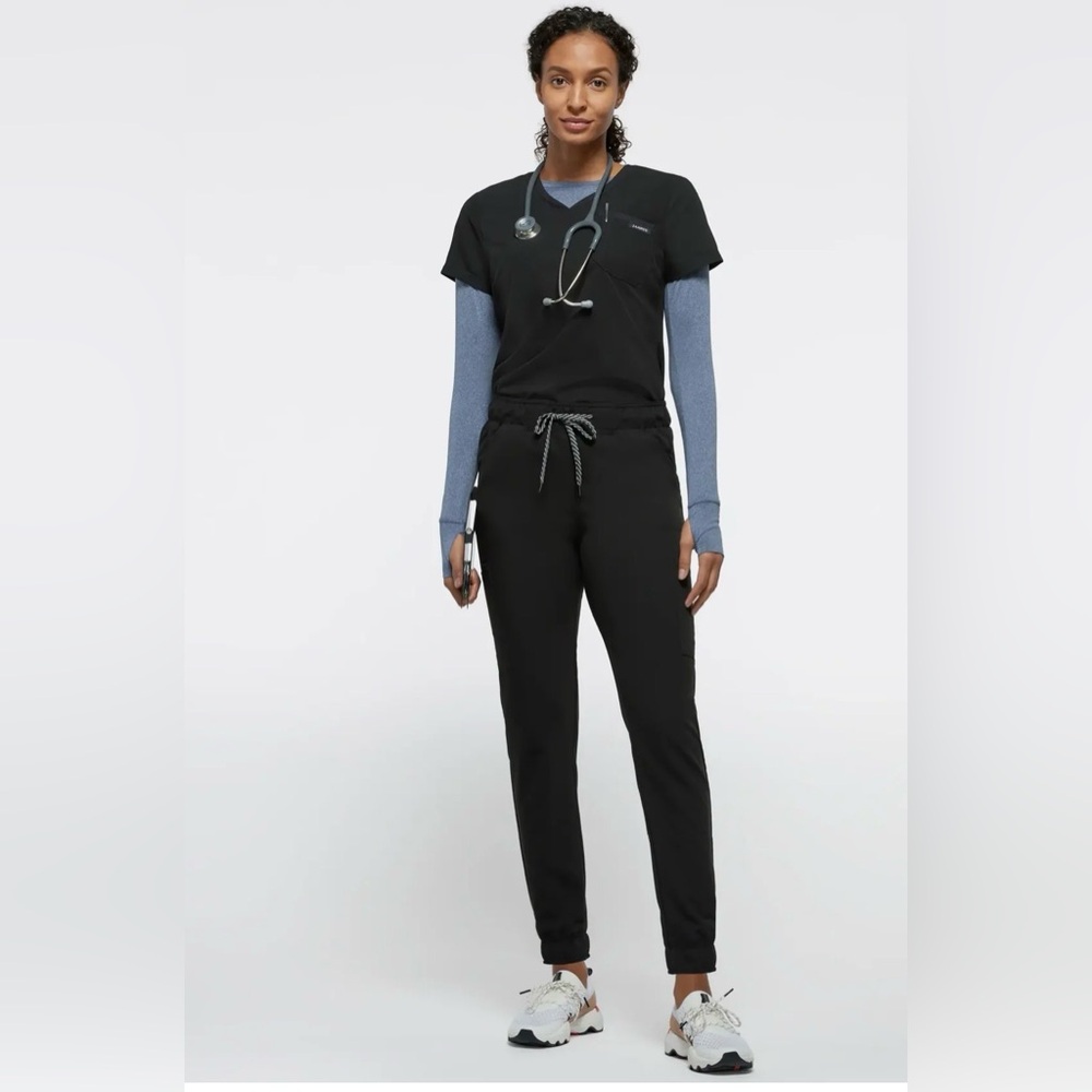 NWT Jaanuu Black scrubs set
Mesh enhanced joggers regular XS
3 pocket top Xxs
